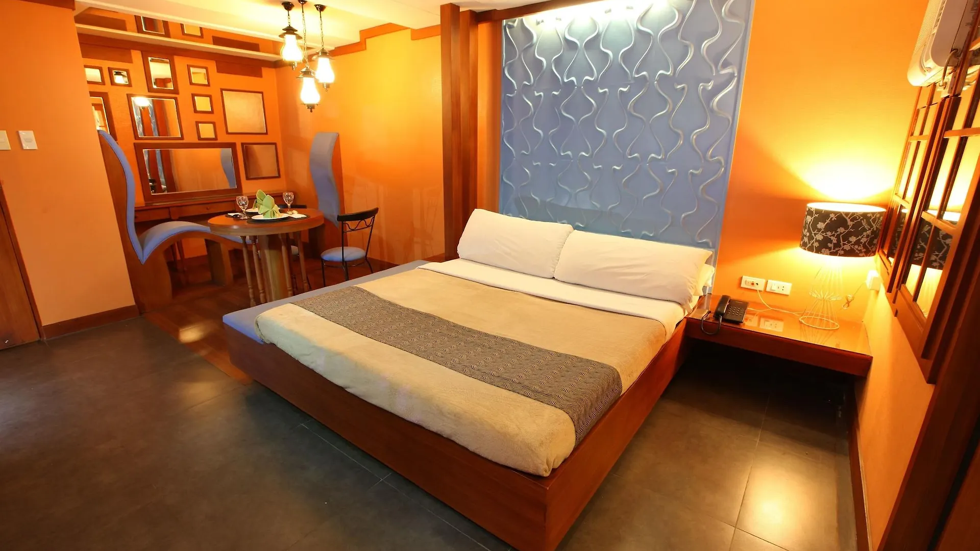 Victoria Court Escarpment Pasigモーテル